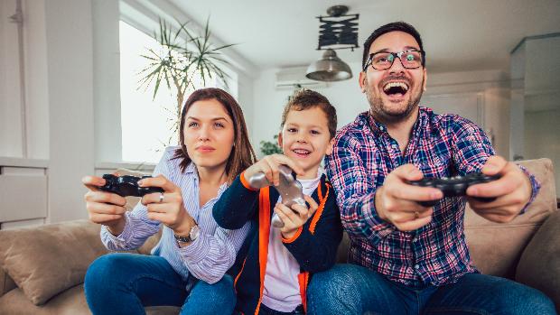 «¿Por qué felicitamos a nuestros hijos si terminan un puzle y no cuando avanzan en un videojuego?»