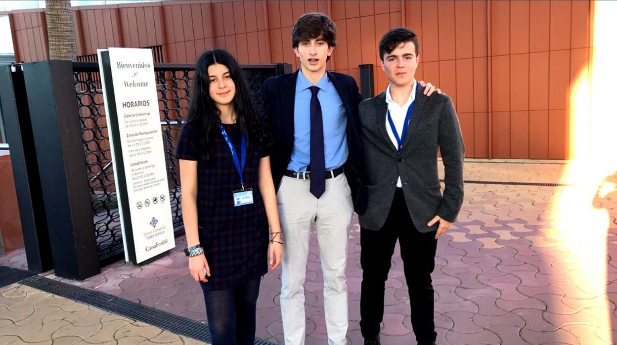 Tres alumnos de CBS forman parte de la Fase Regional del EYP, European Youth Parliament