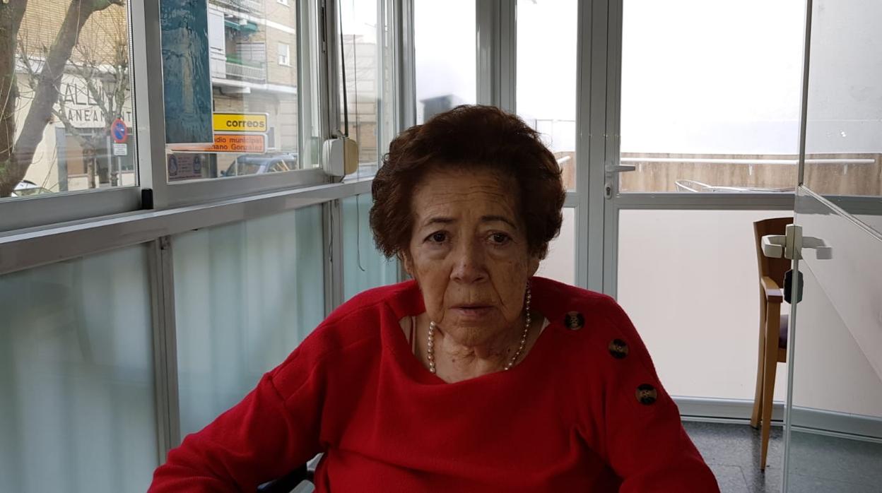 «Veo a mi madre por la rendija de una ventana. Nos mandamos besos desde lo lejos»