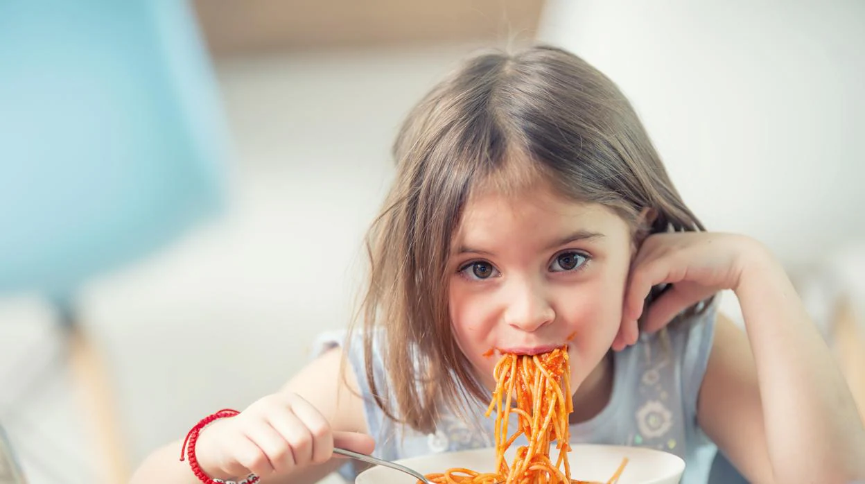 Que los niños elijan las cantidades de comida puede evitar que sean obesos de adultos
