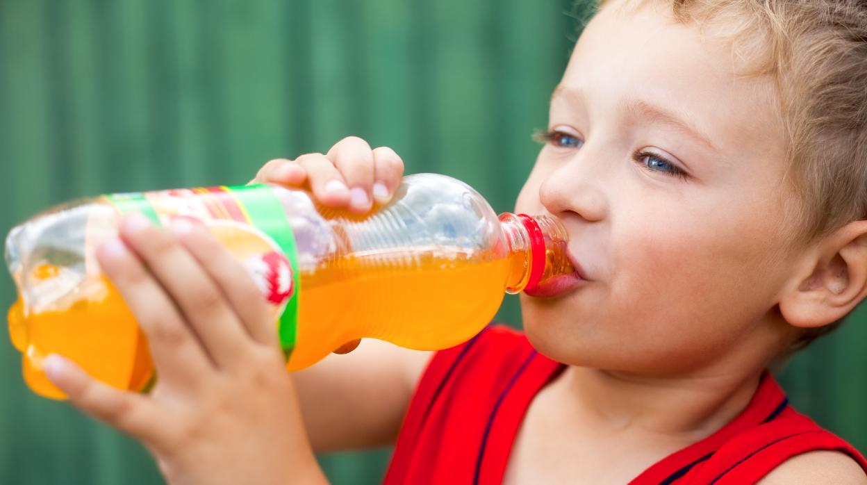La salud infantil, en riesgo por los anuncios de refrescos y bebidas azucaradas