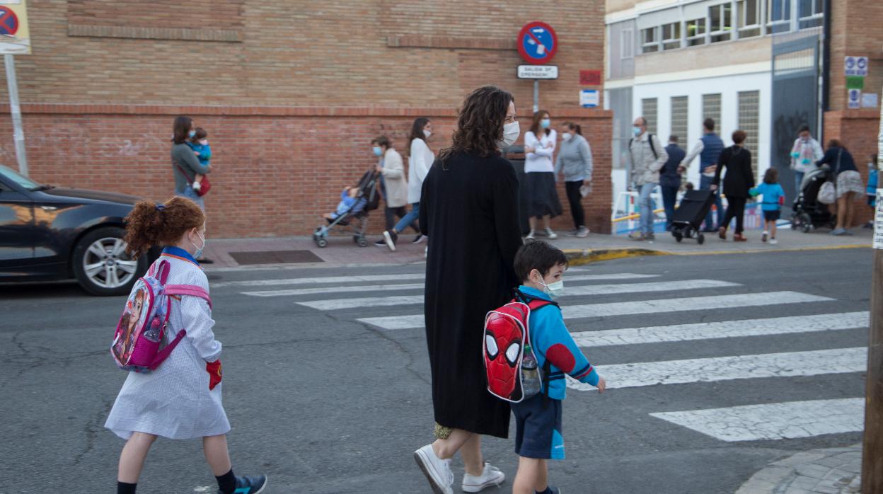 «Al cole andando»: la nueva campaña en favor de la movilidad escolar peatonal