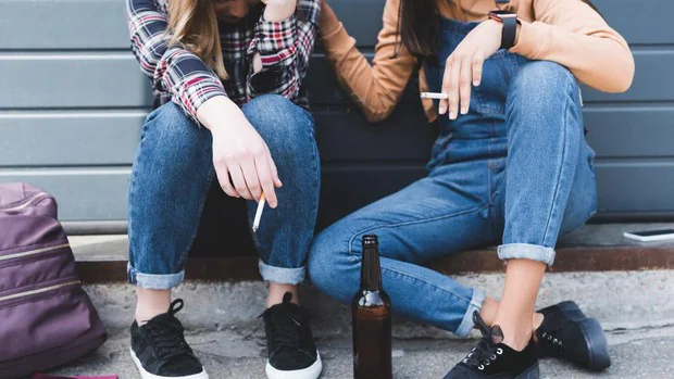 «El consumo "normal" de alcohol de los jóvenes lo marca también lo que beban sus padres»