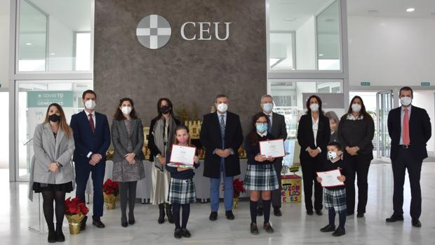 CEU Andalucía entrega los premios de su I Concurso de Navidad y de su III Concurso de Belenes