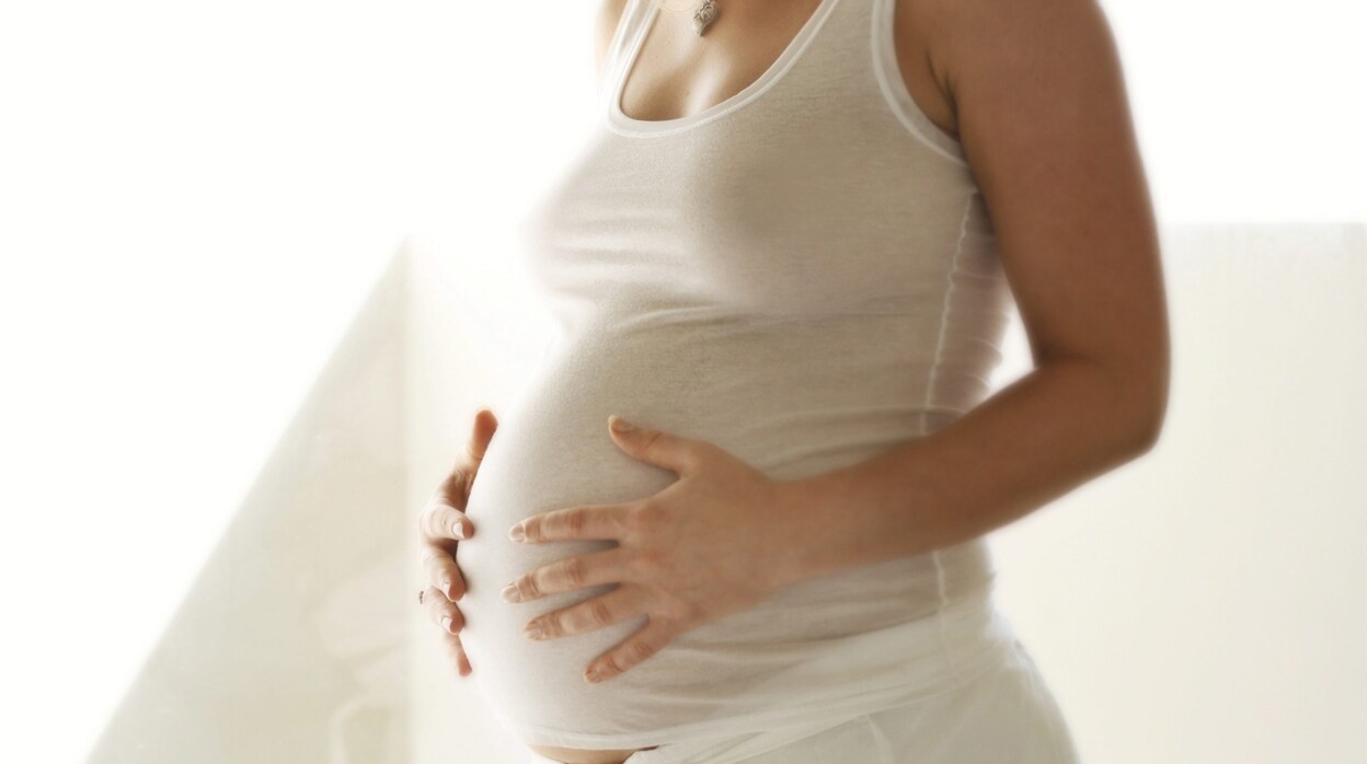 Las embarazadas transmiten niveles bajos de anticuerpos contra el coronavirus a sus bebés, según un estudio