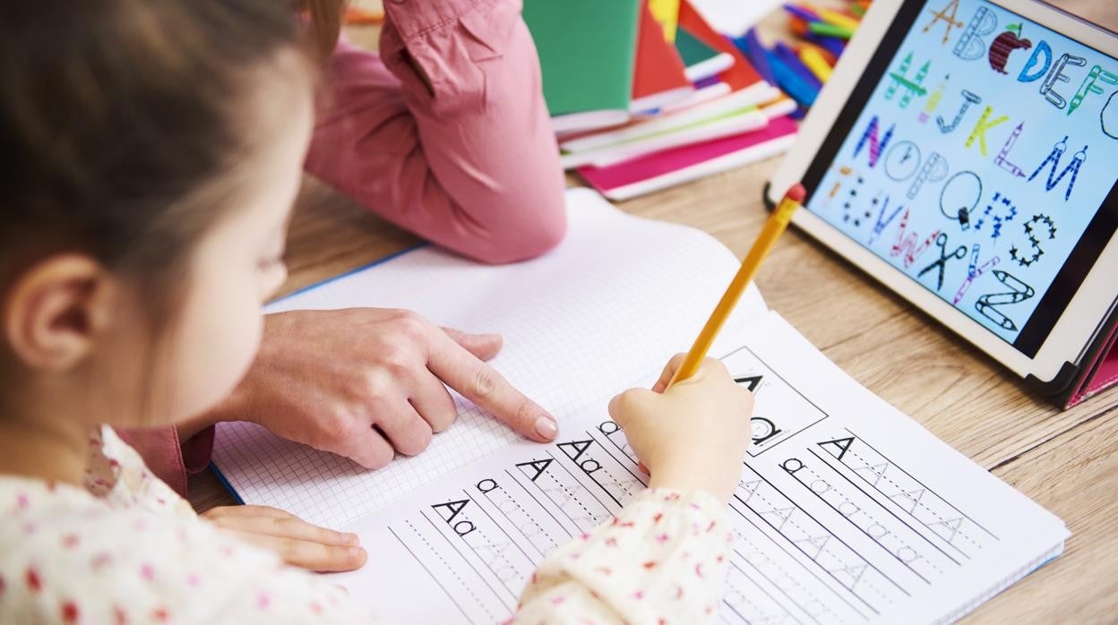 «¿Qué puedo hacer cómo padre si la asistencia de mi hijo a las aulas se ve constantemente interrumpida?»