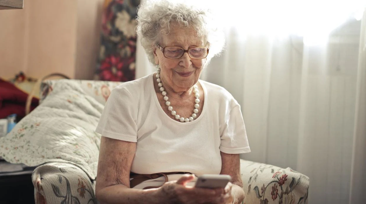 10 beneficios que ofrece internet a las personas mayores