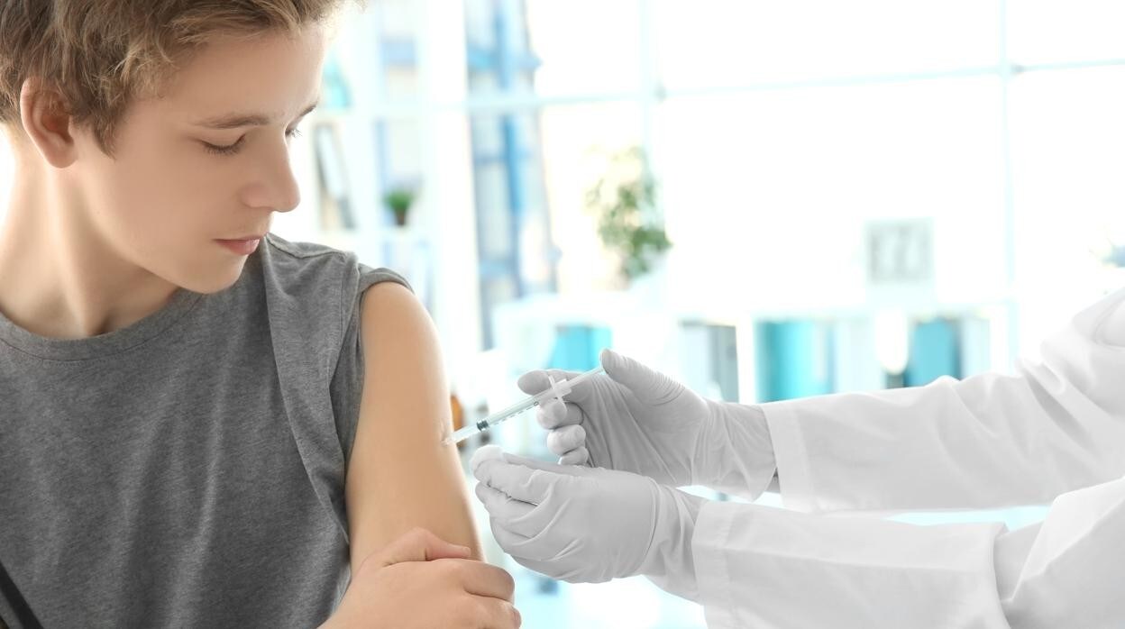 La vacuna del Covid en menores: nueva arma arrojadiza en el juzgado entre exparejas