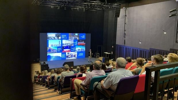 Más de 400 familias participan en el acto de bienvenida del campus universitario y superior de la Cámara de Comercio de Sevilla