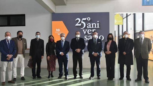 CEU Andalucía inaugura la exposición de su 25 aniversario