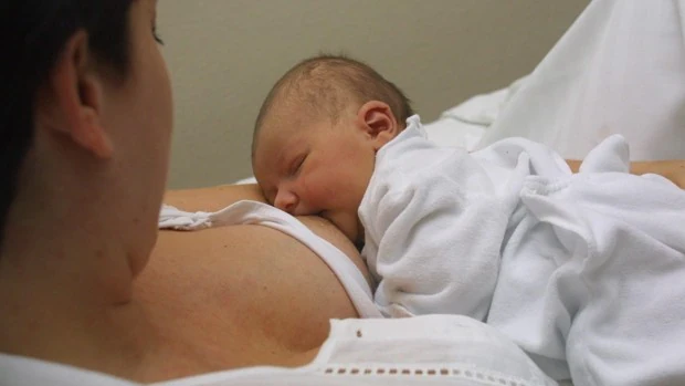 El éxito o el fracaso de la lactancia materna no solo depende de las propias madres