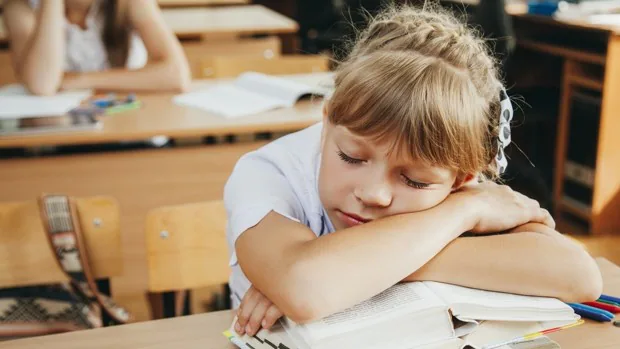 La falta de sueño en niños y adolescentes afecta significativamente al rendimiento escolar