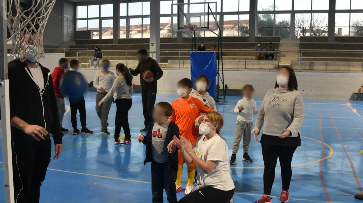 Las instalaciones deportivas de CEU Andalucía acogen cada semana la iniciativa Protagonistas