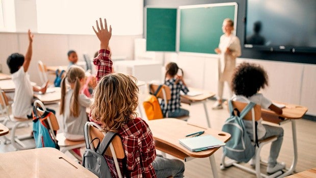 La jornada escolar continua supone una pérdida de 8.048 millones de euros al año para las familias