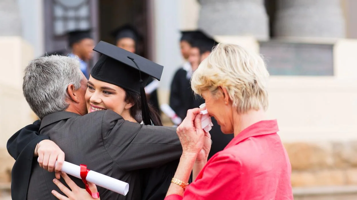 Las verdaderas razones por las que los padres lloran en las graduaciones escolares de sus hijos
