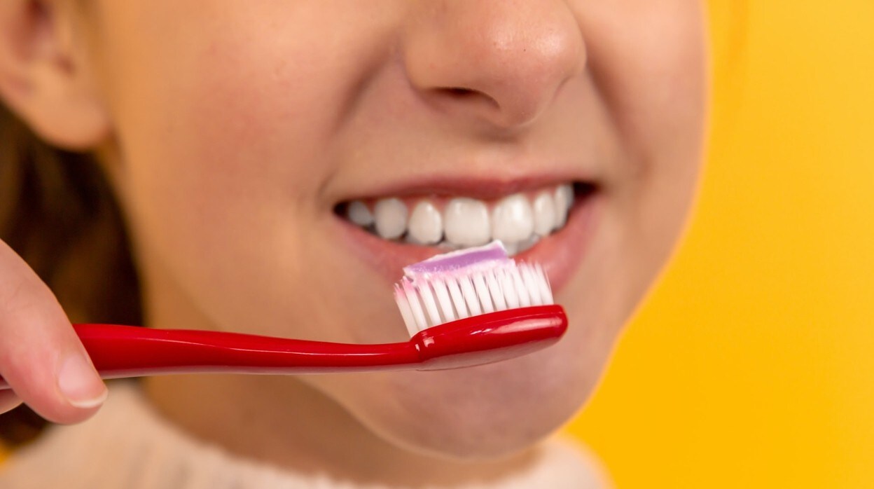 viva compañero Lo dudo Las mejores pastas de dientes blanqueantes 2022 para realzar tu sonrisa
