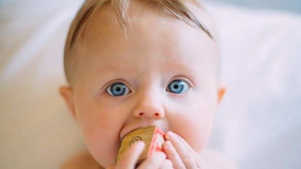 Sonajero para bebés de 3 meses: estimula la curiosidad de los más pequeños