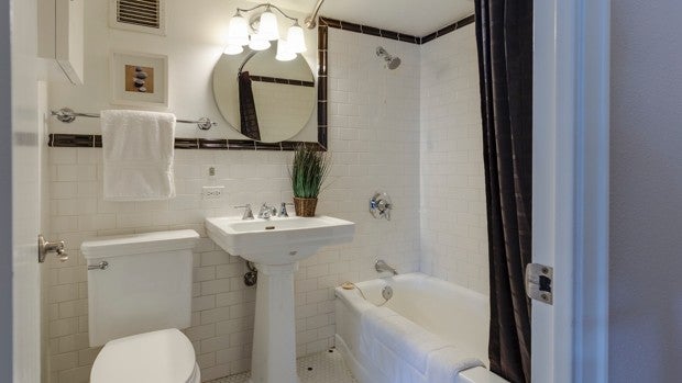 Cortina de baño antimoho: la solución definitiva para mantener tu ducha limpia