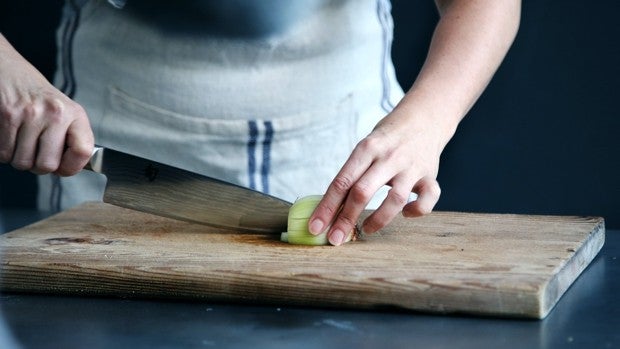 Una tabla de cortar de cocina no solo sirve para picar y preparar platos