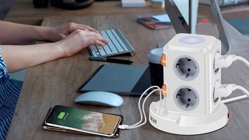 Torre de enchufes USB blanca
