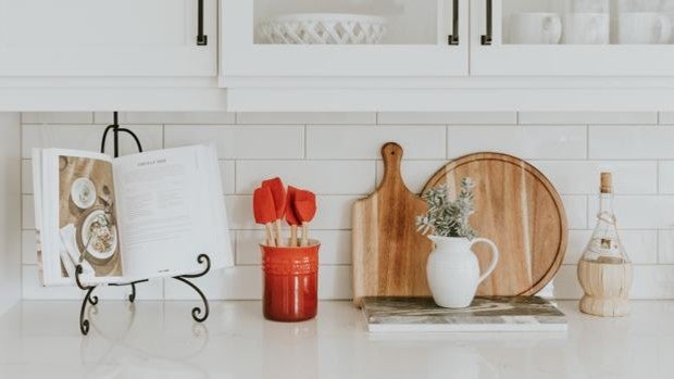 Los utensilios de cocina imprescindibles que te ayudarán a preparar deliciosas recetas