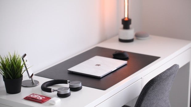 Tres regalos tech por menos de 50€ para acertar seguro en Navidad