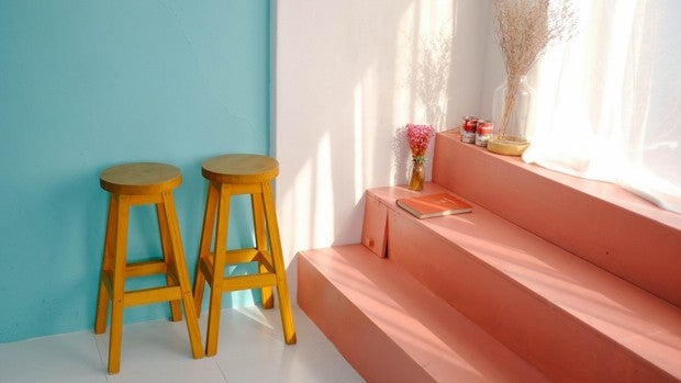Taburetes originales para ganar asientos extra en casa