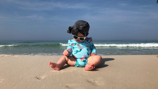 Playa con niños: ¿qué incluir en su bolsa?