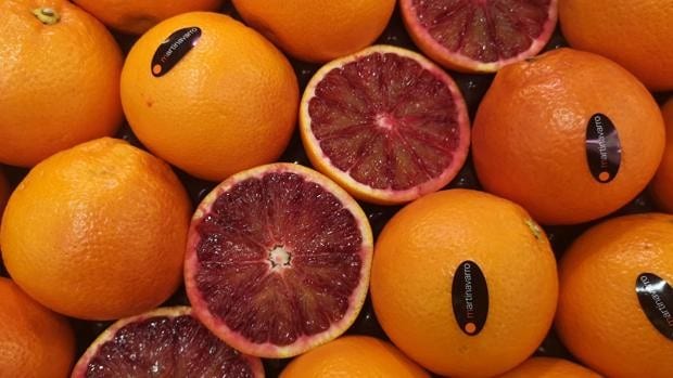 Naranjas de sangre, la fruta que colorea el frío