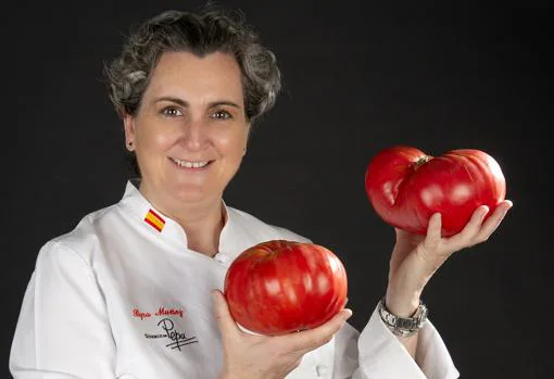 Pepa Muñoz, chef del restaurante el Qüenco de Pepa, será nombrada primera 'Dama de Rojo' de la Feria Nacional del Tomate Antiguo