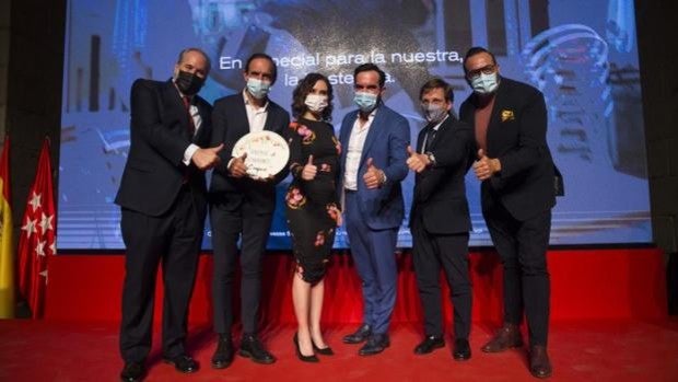 La gallina en pepitoria, Coque y la vida de Sacha, premiadas por la Academia Madrileña de Gastronomía