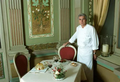 Pedro Larumbe en su restaurante del ABC de Serrano, en una imagen de archivo