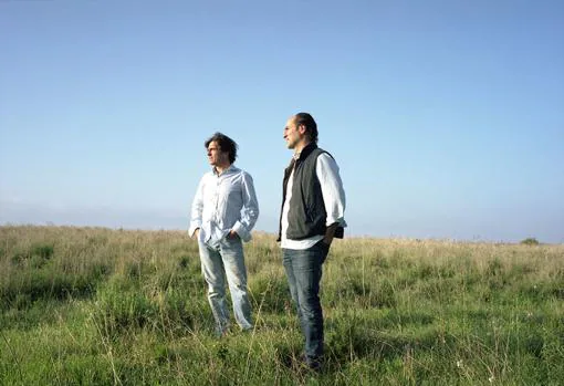 Telmo Rodríguez y Pablo Eguzkiza de Bodegas Lanzaga, en Lanciego (Álava)