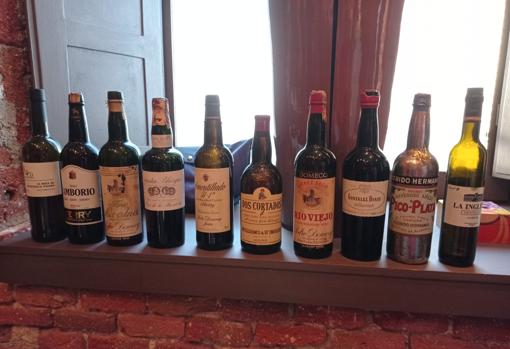 Los menús del Corral de la Morería pueden ser acompañados por una armonía de nueve vinos con dos opciones: 'Premium' o 'Súper premium'