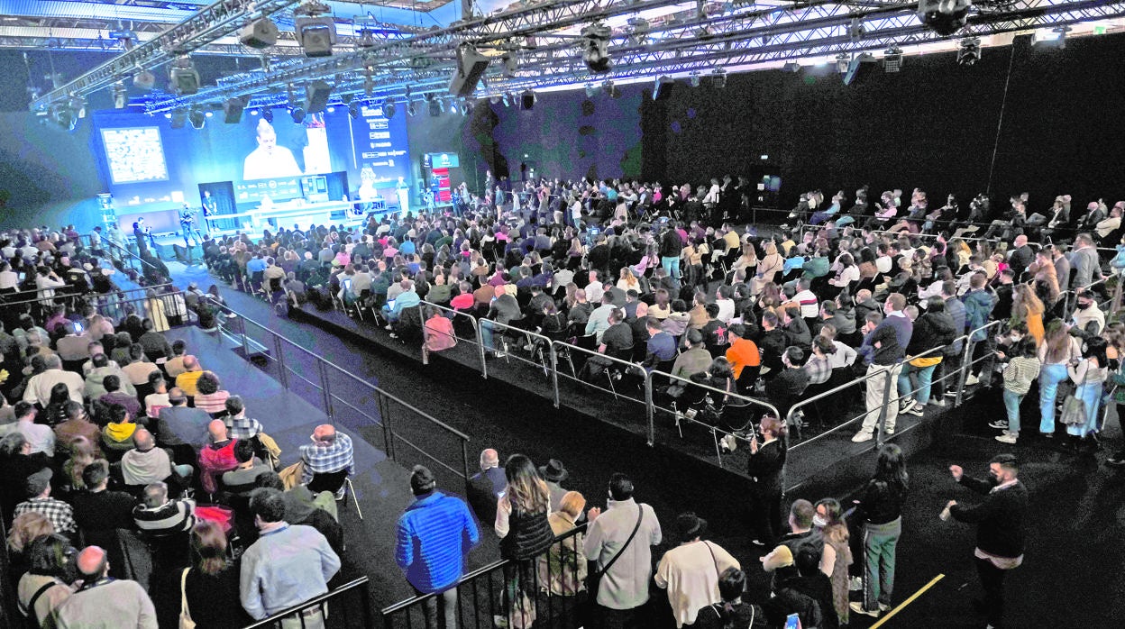 Auditorio de Madrid Fusión Alimentos de España, repleto de público, durante la ponencia de Dabiz Muñoz