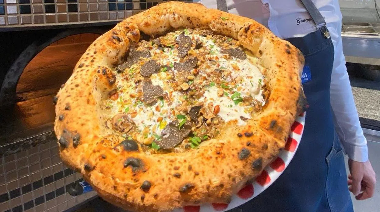 Pizza con trufa en Peppe Pizzeria, en París