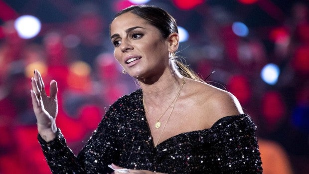 Anabel Pantoja desafía a 'Sálvame' y niega estar embarazada tras su predictor en directo