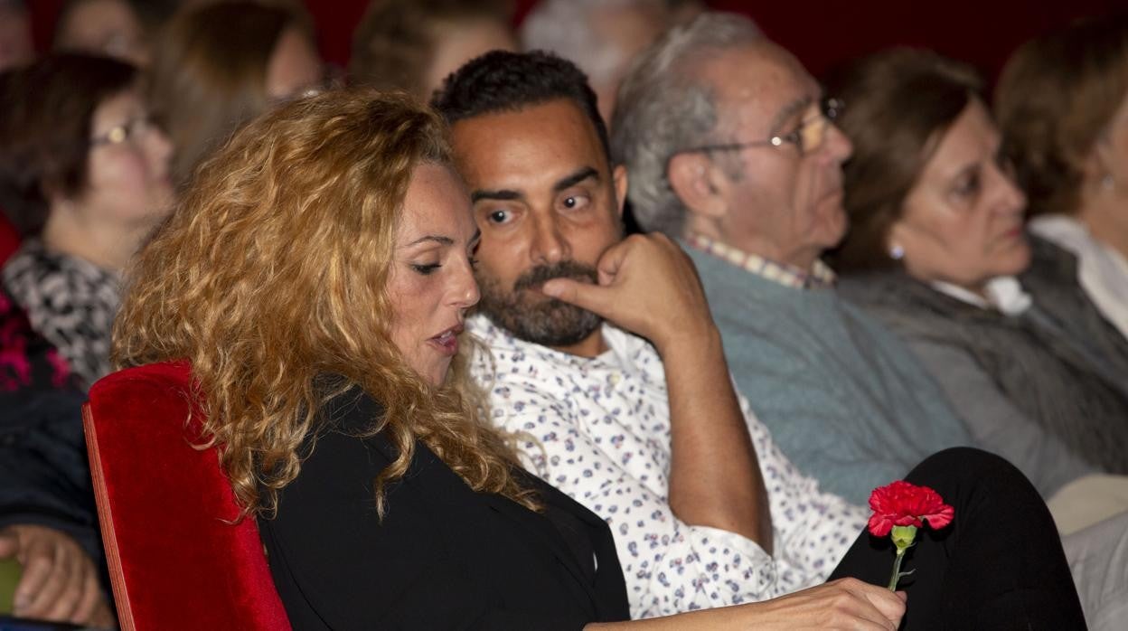 Rocío Carrasco y Fidel Albiac durante la presentación del musical 'Rocío Jurado: Punto de partida', en Valladolid en 2019