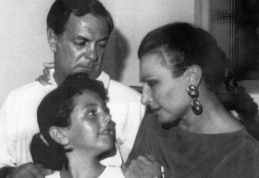 Rocío Jurado y Pedro Carrasco junto a su hija Rocío