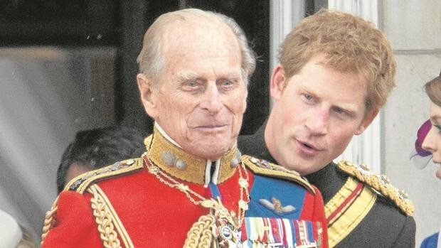 El Príncipe Harry se despide de su abuelo: «Maestro de la barbacoa»
