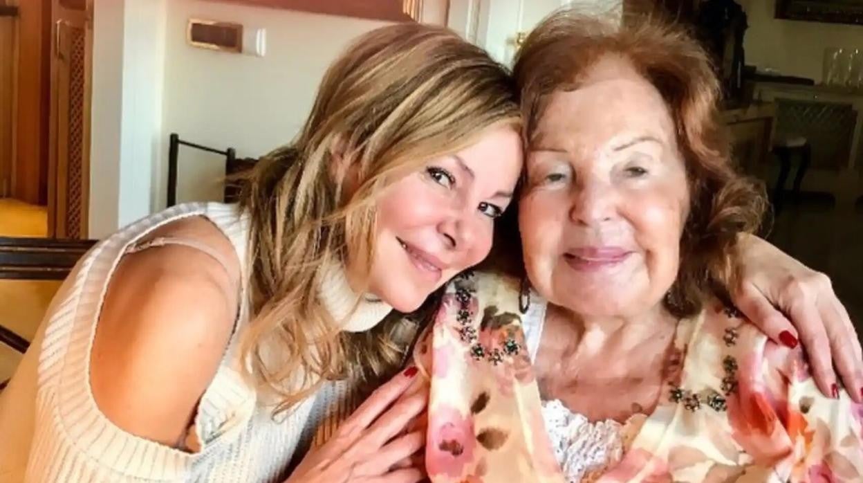 Ana Obregón junto a su madre, Ana María