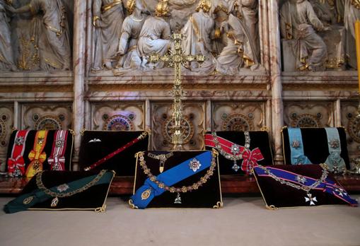 Medallas y condecoraciones presentes en el funeral