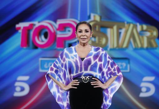 Fotografía de archivo de Isabel Pantoja en el programa de televisión 'Top Star', donde trabaja como jurado