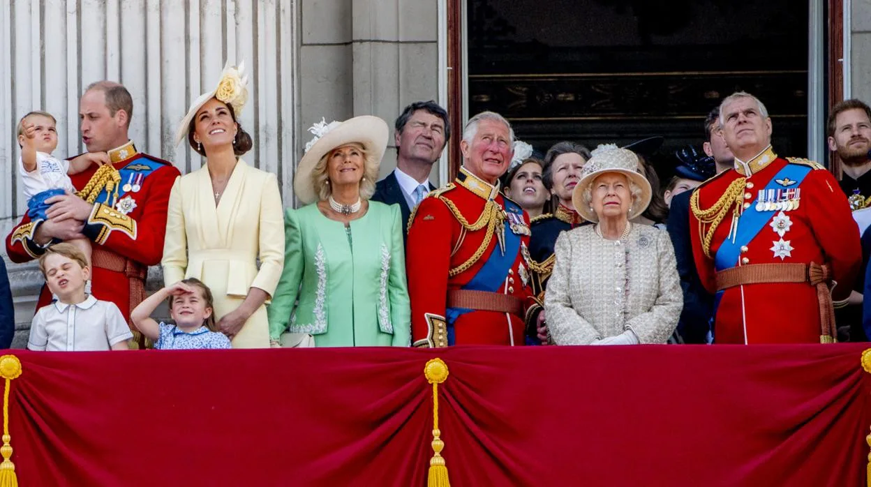 La Familia Real británica durante el desfile Trooping the Colour en 2019