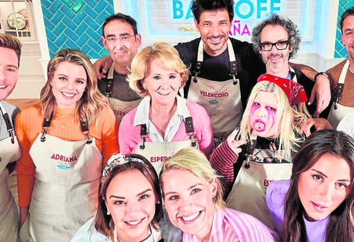 Con sus compañeros de 'Celebrity Bake Off'