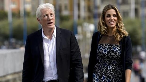 Richard y Alejandra Gere pasan sus vacaciones en Oleiros