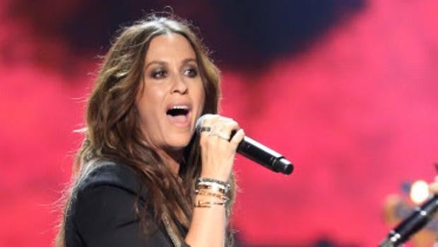 Alanis Morissette relata la violación múltiple que sufrió con tan solo 15 años