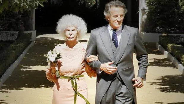 Así es la vida de Alfonso Díez en el aniversario de su boda con la duquesa de Alba