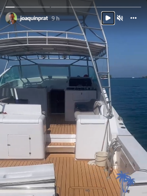 Navegar por la costa caribeña a bordo de esta embarcación no pinta nada mal, no.