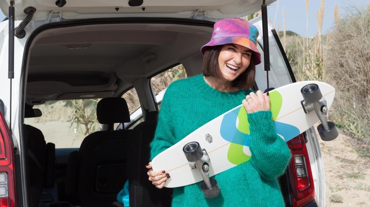 Belén López, en su escapada a la playa con su Citröen Berlingo